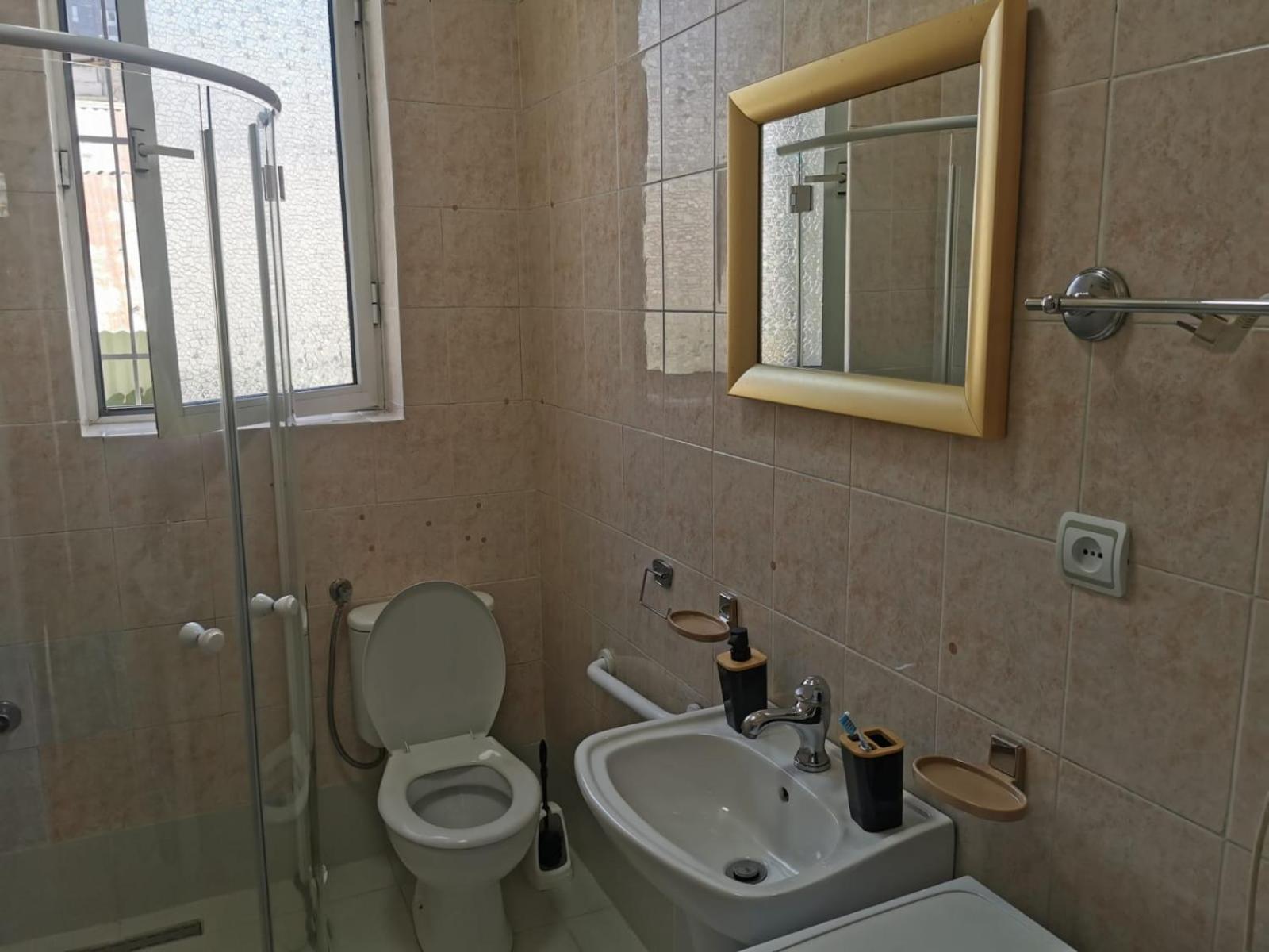 Gm Tirana Hostel Eksteriør bilde