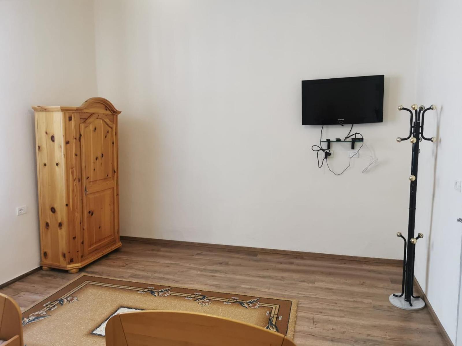 Gm Tirana Hostel Eksteriør bilde