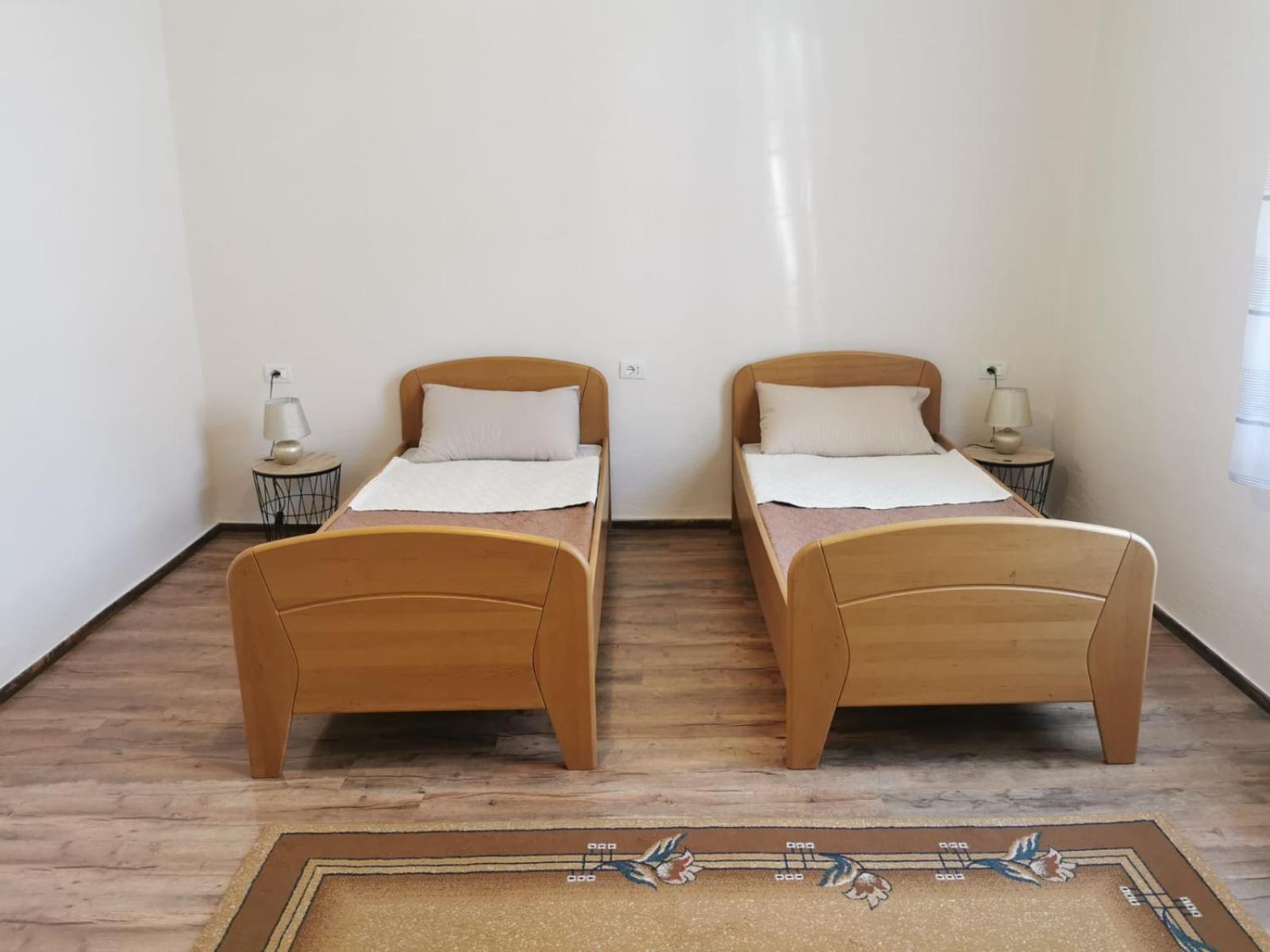 Gm Tirana Hostel Eksteriør bilde